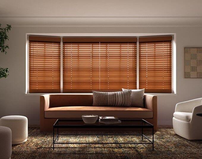 Can Wooden Blinds Survive Dubai’s Summer Heat?