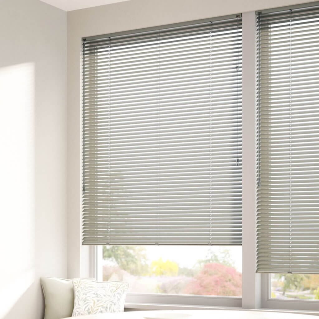 Dual-Tone venetian blinds